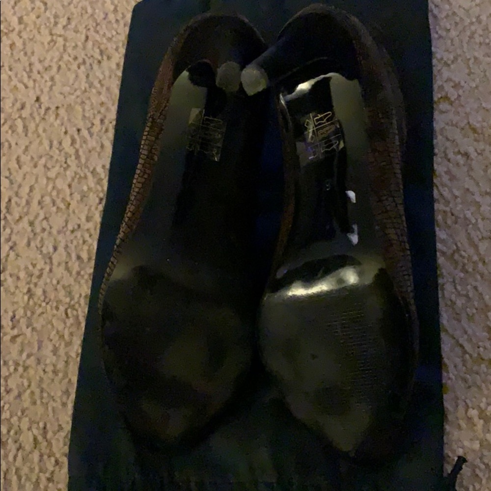 Shoes - Picture 6 of 6